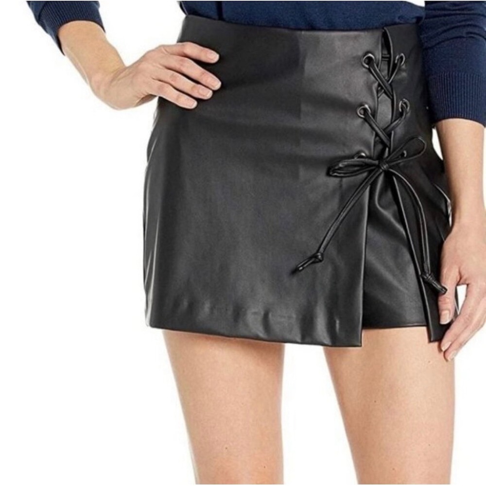 BCBGeneration Black Faux Leather Lace Up Skort Sz 8 Mini Skirt Shorts Goth Glam